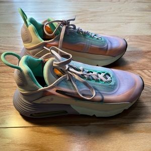 Nike Air Max 2090 Easter